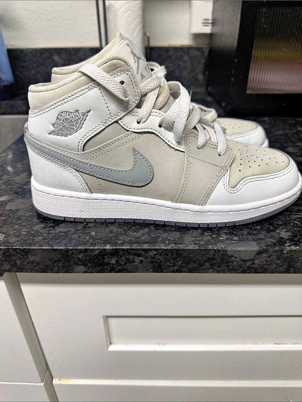 Nike Air Jordan 1 High Top Sneakers White & Gray US 7.5